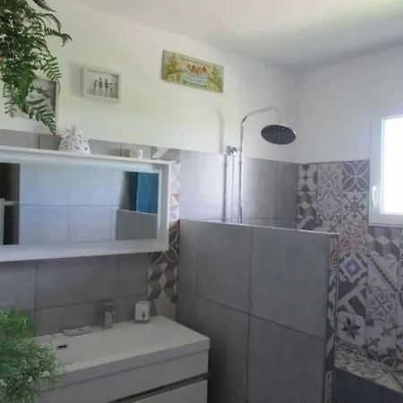 Du Chevalier De Poltret Apartment