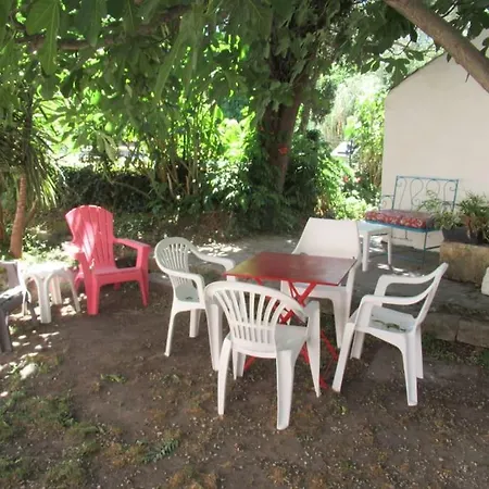 Du Chevalier De Poltret Apartment